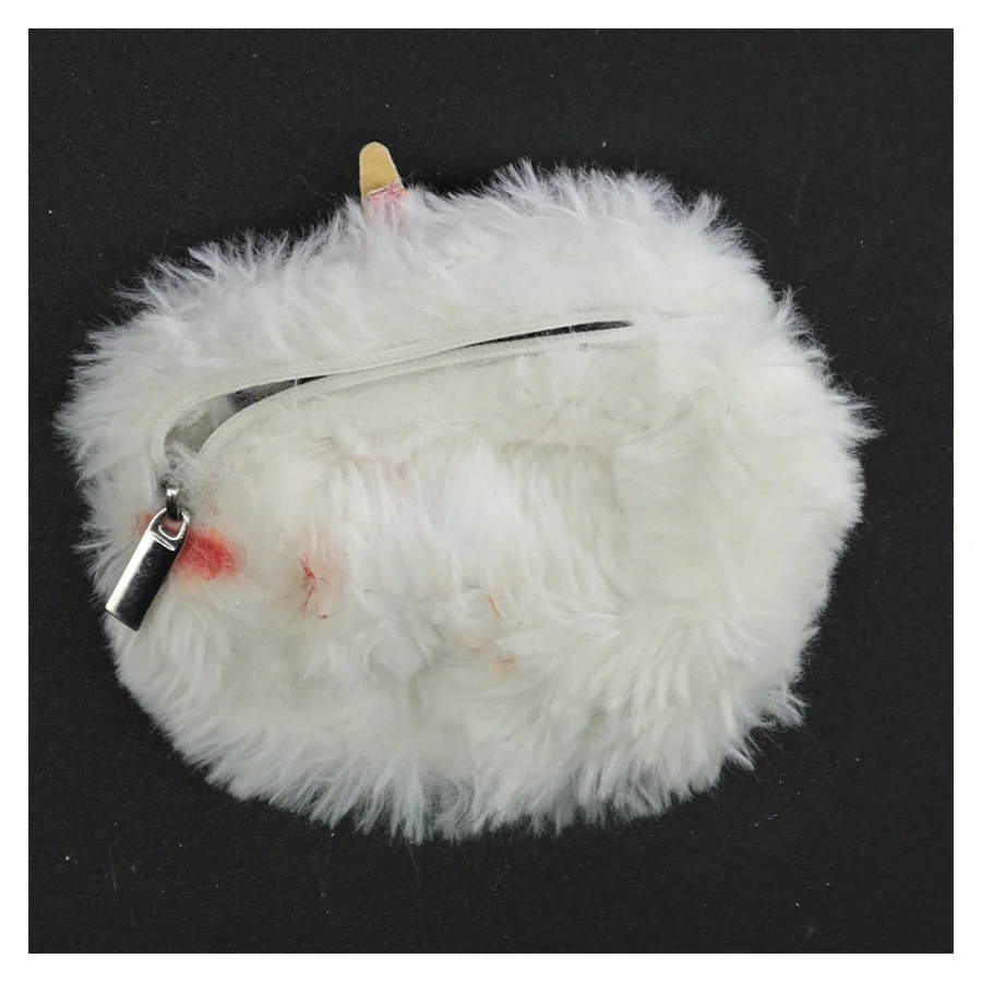 Hvid pung i fakefur (str. Elve x 9 cm)