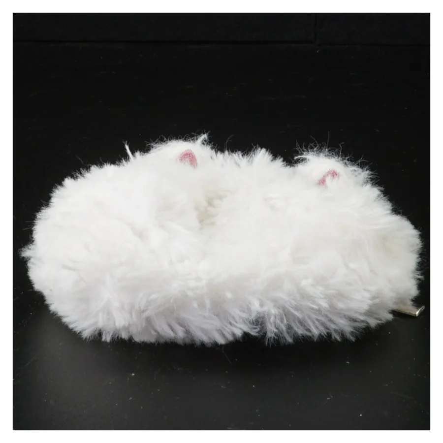 Hvid pung i fakefur (str. Elve x 9 cm)