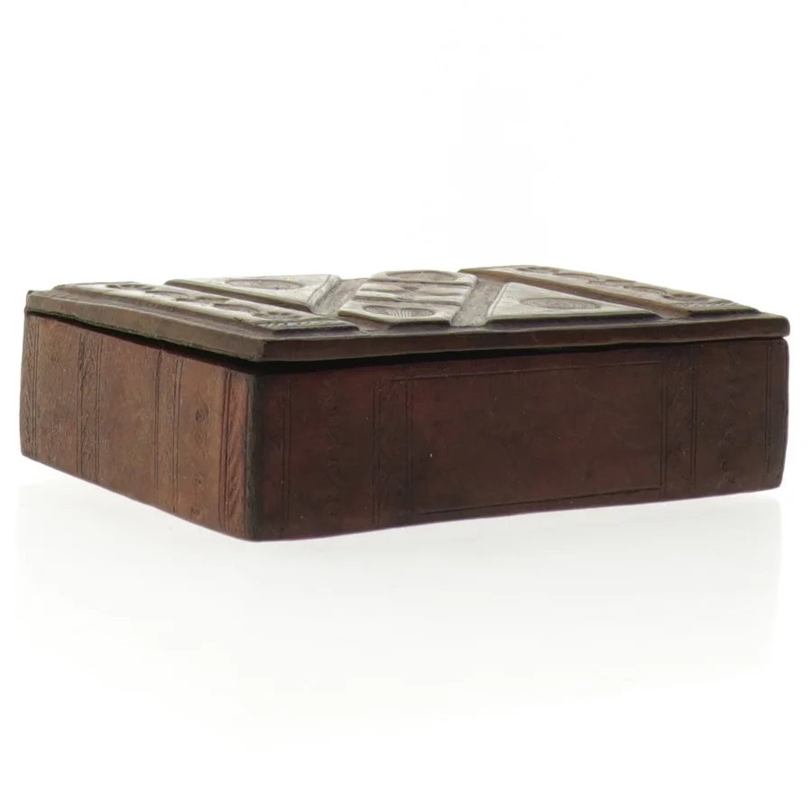 Træ-æske beklædt med skind  