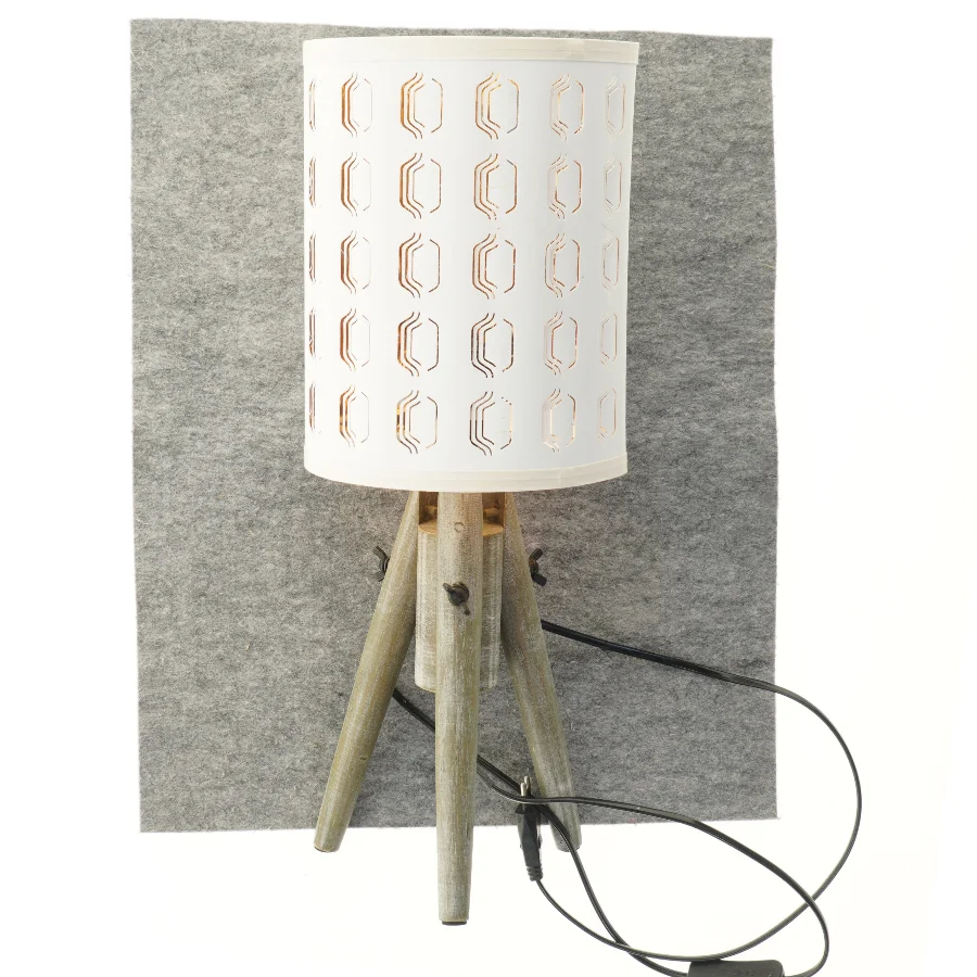 Bordlampe med mønstret skærm (str. 52x20 cm)