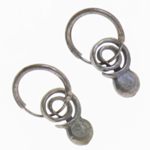 Øreringe fra Dyhrberg Kern (str. 2 cm)