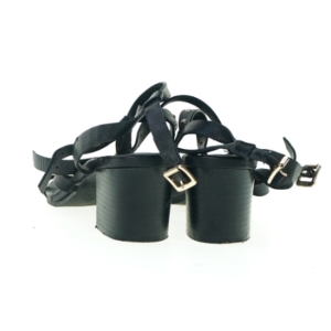 Sandaler fra New Look (str. 37)