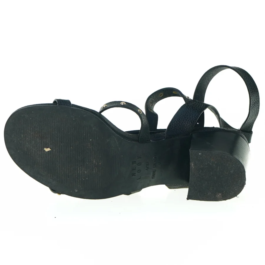 Sandaler fra New Look (str. 37)
