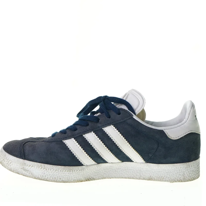 Sko fra Adidas (str. 36 2 streg 3)