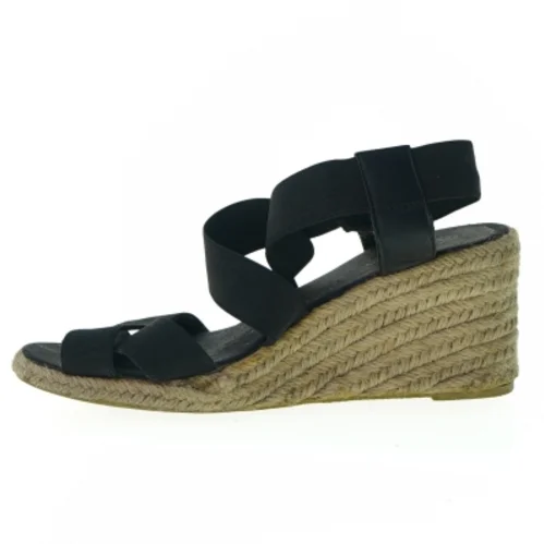 Sandaler med kilehæl fra Vrs (str. 36)