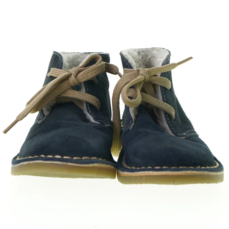 Sko fra Friends (str. 28)