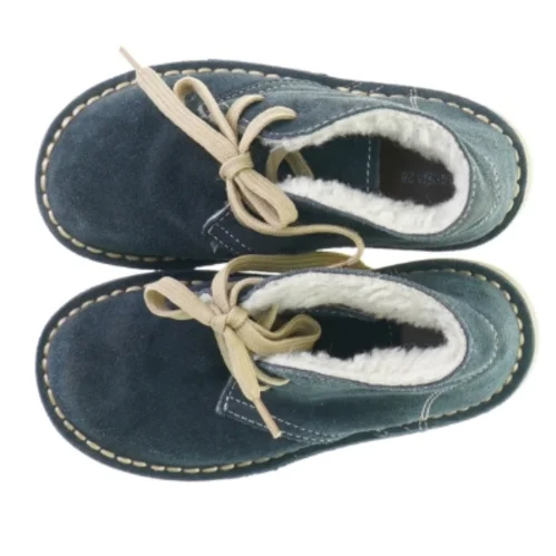 Sko fra Friends (str. 28)