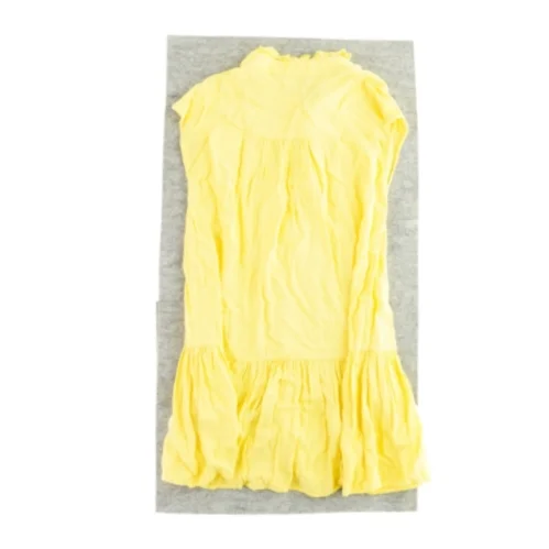 Kjole fra Name it (str. 146)