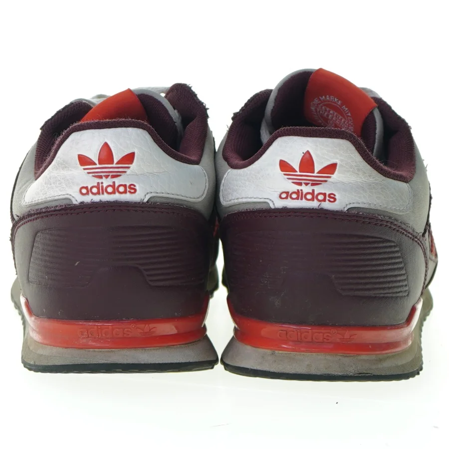 Sko fra Adidas (str. 40)