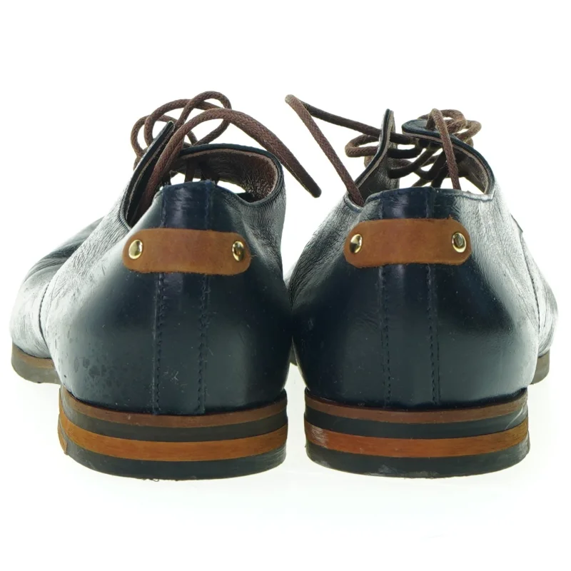 Sko fra B And Co (str. Sål 28 cm)