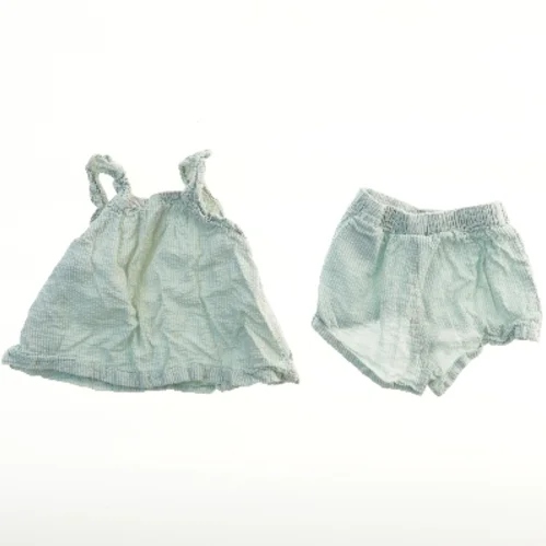 Sommerdragt med top og shorts fra H&M (str. 80)