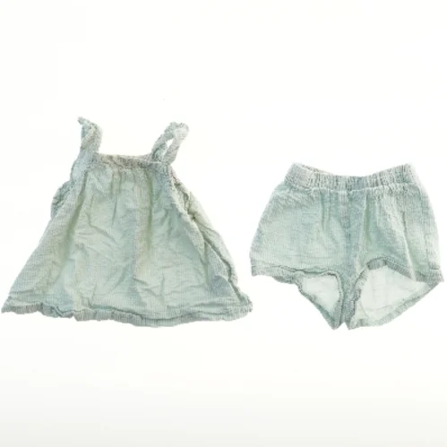 Sommerdragt med top og shorts fra H&M (str. 80)