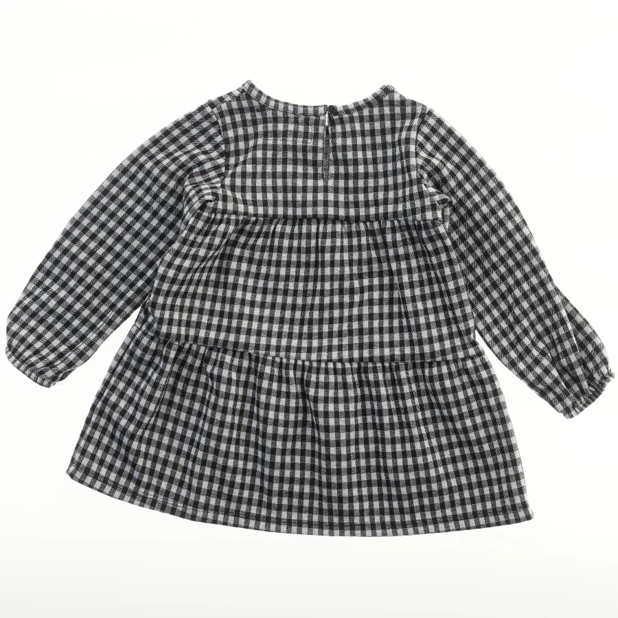 Ternet kjole med lange ærmer fra Lefties (str. 92)