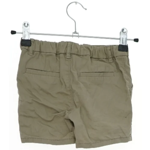 Khaki shorts fra Next (str. 92)