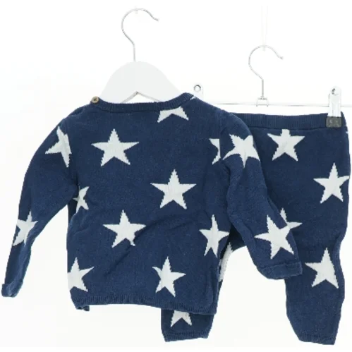 Striksæt til børn med stjernemønster fra Next Baby (str. 98)