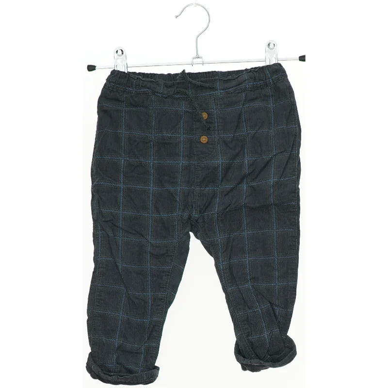 Børnebukser med ternet mønster fra H&M (str. 86)