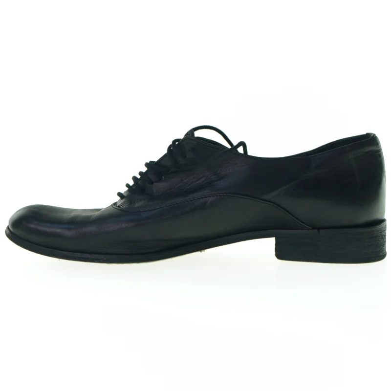 Sko fra Wonhundred (str. 39)