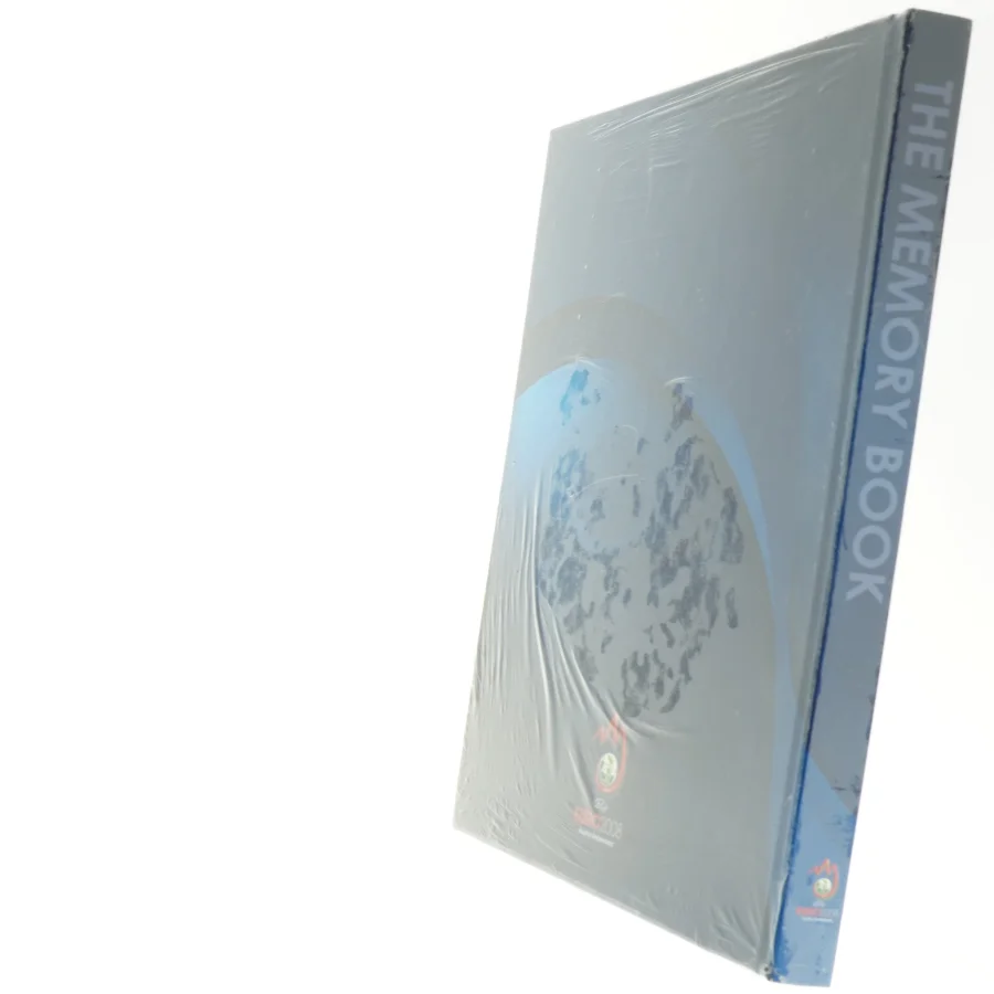 EURO 2008 hukommelsesbog fra Uefa (str. 3 x 25 cm)