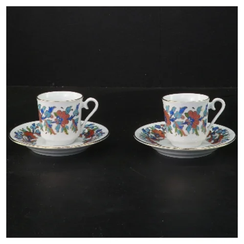 Porcelæns kaffekop sæt med tallerkener fra Kutahya (str. Ø 11,5& 5,5 cm)