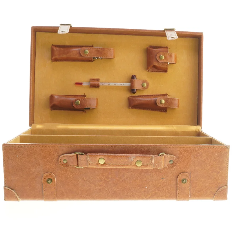 Vinopbevaringskasse med glas og vin fra Terra Tangra (str. 35x21x13 cm)