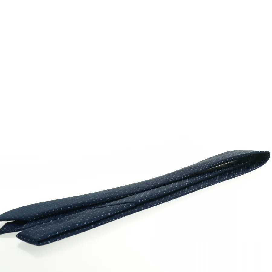 Mørkeblåt slips med prikker fra Tff (str. 142 x. 7 cm)