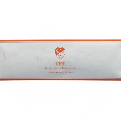 Mørkeblåt slips med prikker fra Tff (str. 142 x. 7 cm)