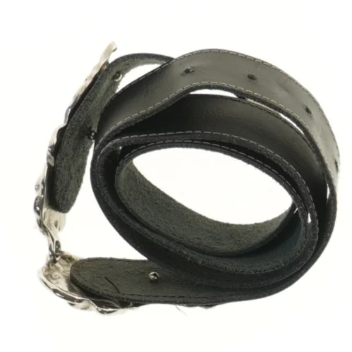 Læderbælte med blomstermotiv (str. 112 cm)