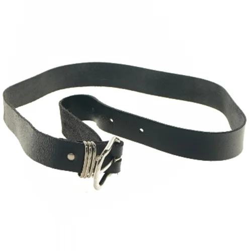 Sort læderbælte med metalspænde (str. 80 cm)