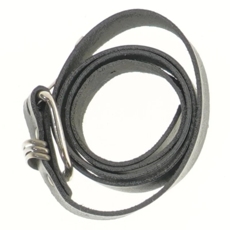 Sort læderbælte med metalspænde (str. 80 cm)