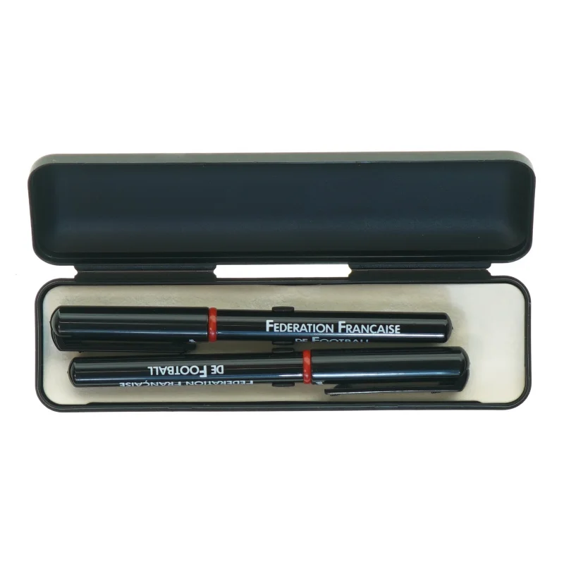 Pen-etui med kuglepenne (str. 17x5x2,5 cm)