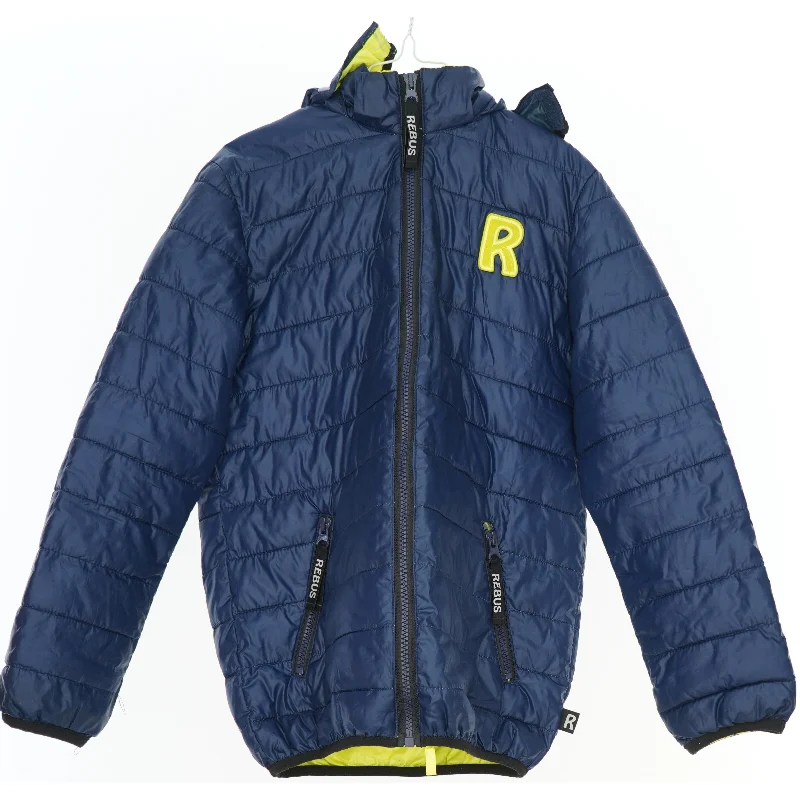 Letvægtsjakke med hætte fra Rebus (str. 134)