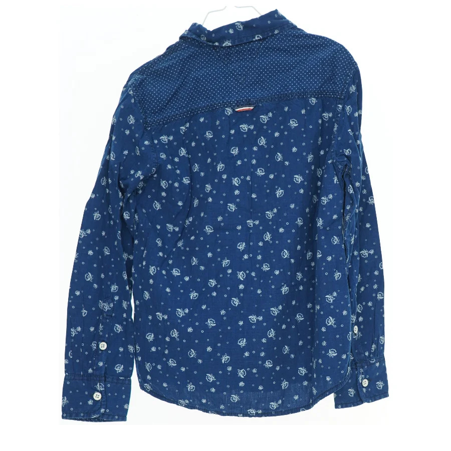 Blå skjorte med mønster fra Tommy Hilfiger (str. 140)