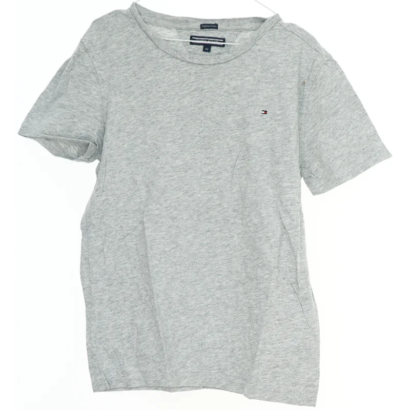 Grå T-Shirt fra Tommy Hilfiger (str. 152)