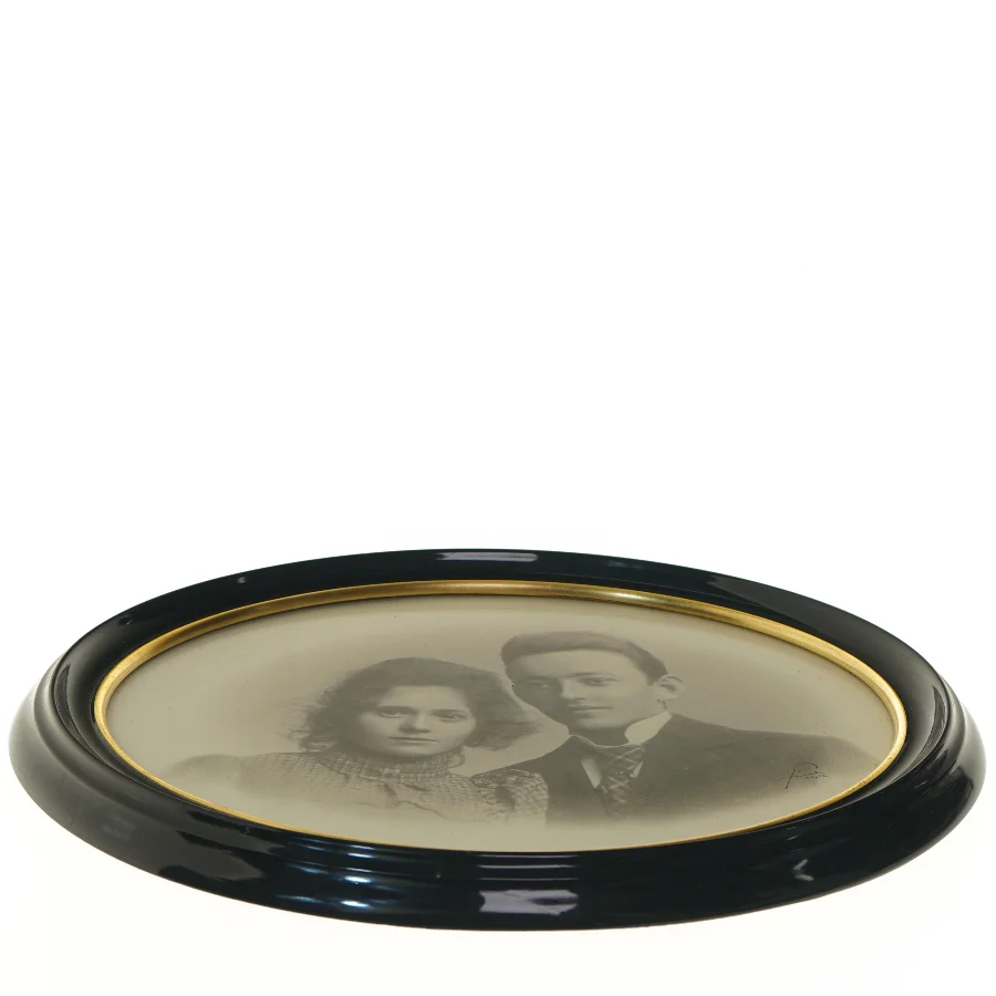 Oval billederammer med fotografier (str. 37 cm)