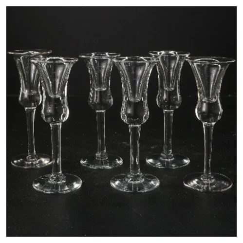 Sæt med snapseglas (str. Ø 5x14,5 cm)