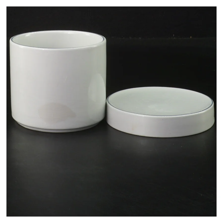 Blåkant skål med låg fra Royal Copenhagen (str. Ø 8,5 cm højde 8 cm)