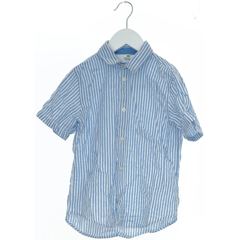 Stribet kortærmet skjorte fra H&M (str. 122)