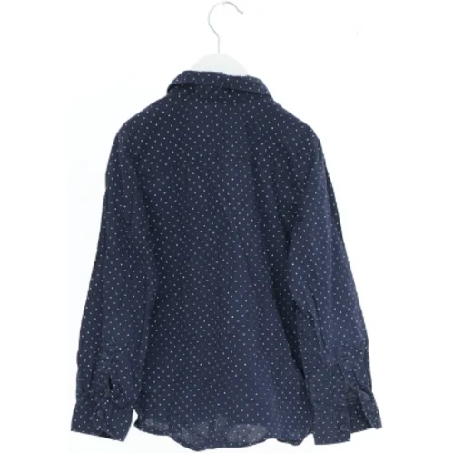 Skjorte med prikker fra H&M (str. 122)