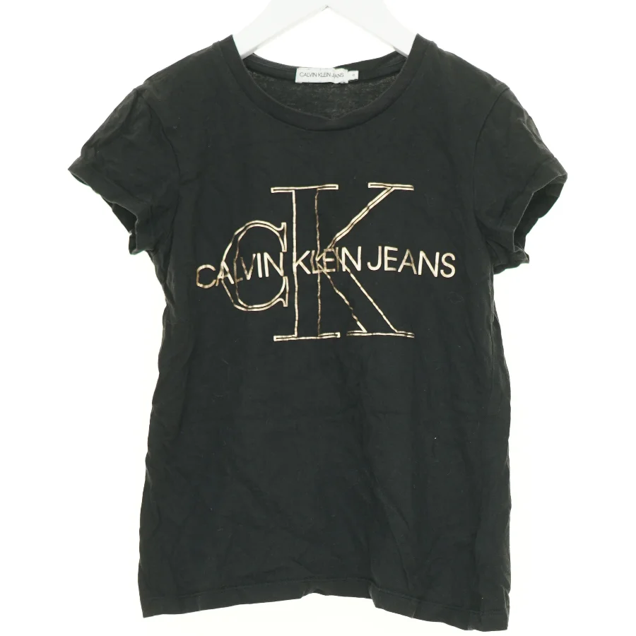 T-Shirt fra Calvin Klein (str. 152 cm)