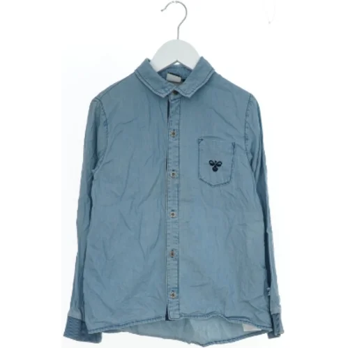  Skjorte fra Hummel (str. 128)