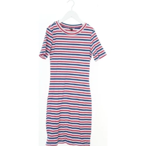 Stribet kjole med korte ærmer fra H&M (str. S)