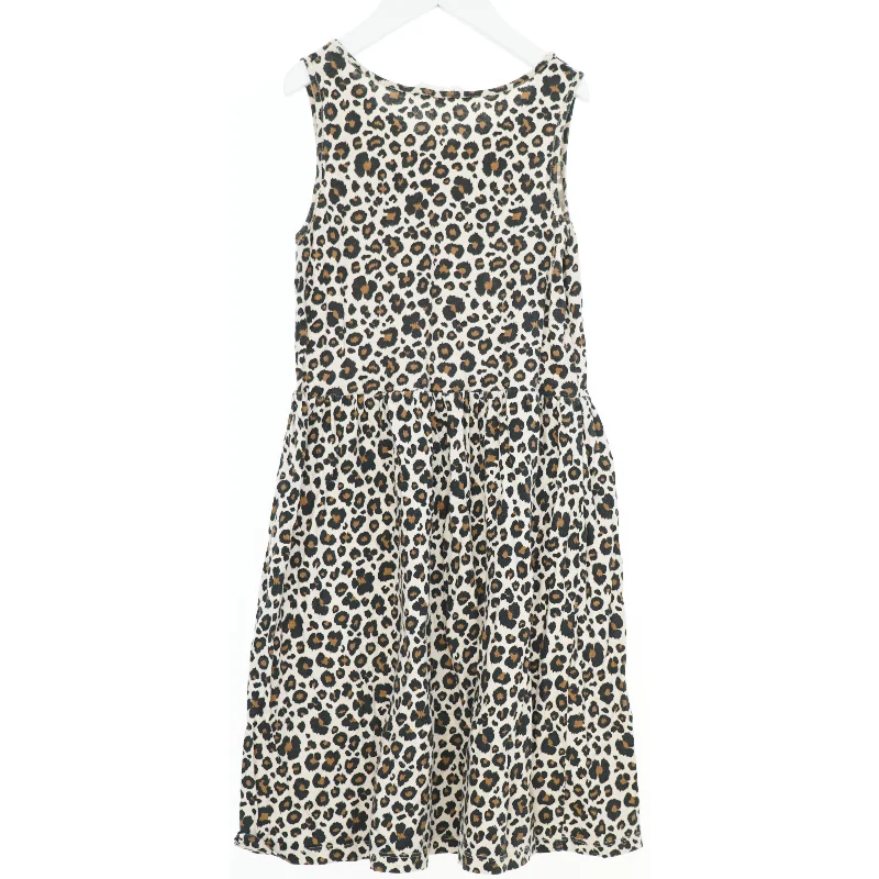 Ærmeløs kjole med leopardmønster fra H&M (str. 140)