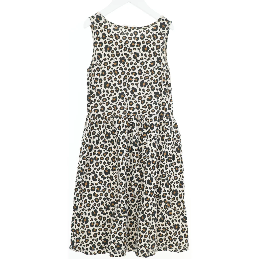 Ærmeløs kjole med leopardmønster fra H&M (str. 140)