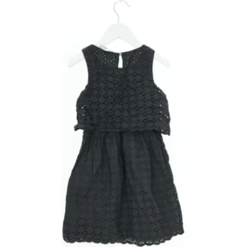 Sommerkjole med mønster fra H&M (str. 122)