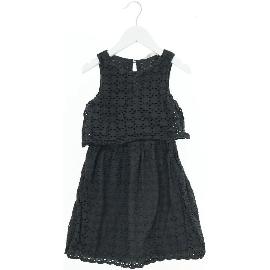 Sommerkjole med mønster fra H&M (str. 122)
