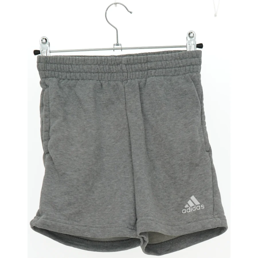 Shorts fra Adidas (str. 128 cm)