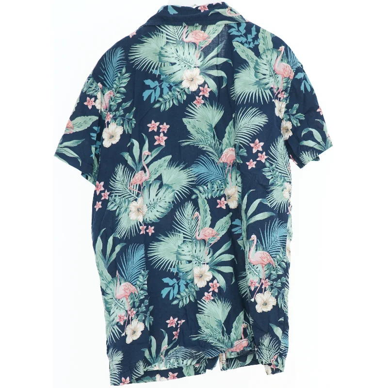 Hawaiiskjorte med blomster og flamingoer fra VRS (str. 164)