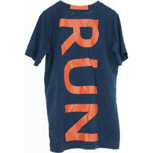 Blå T-Shirt med RUN print fra Pomp de Lux (str. 152)