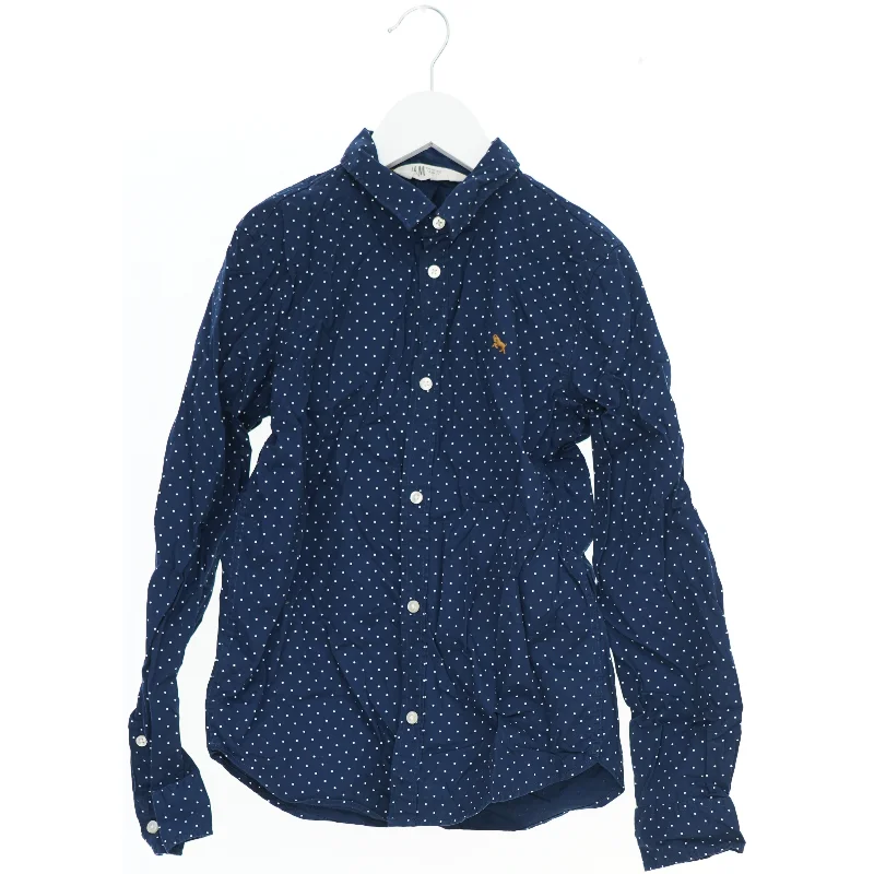 Prikket skjorte fra H&M (str. 140)