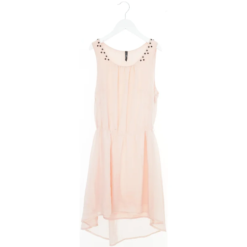 Ærmeløs kjole med nitter fra Outfitters Nation (str. S)